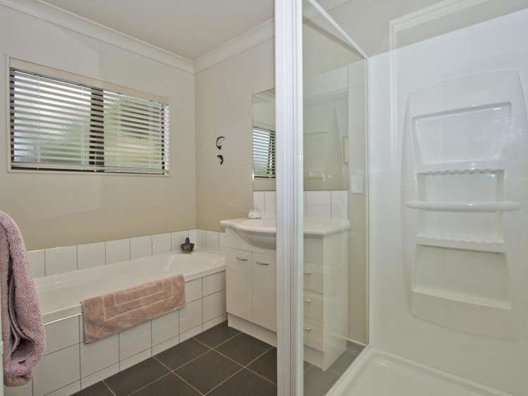 35 Moana Grove Waiwhetu_13