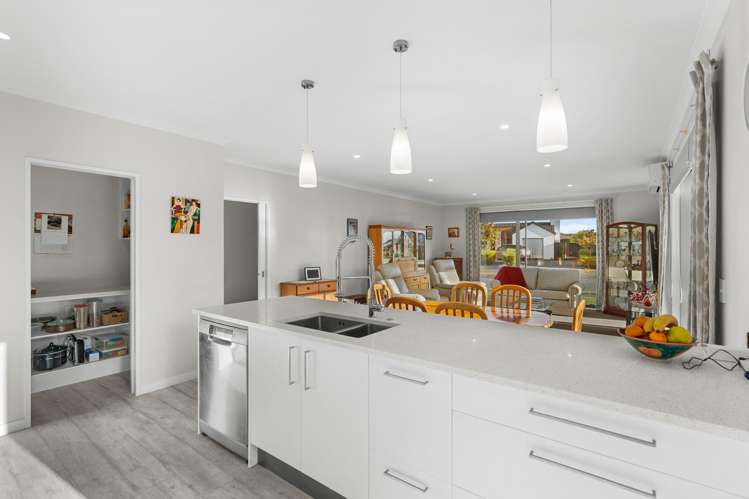 42 Contrail Street Wigram_6