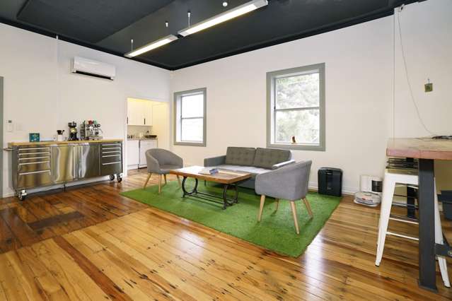 14 Anzac Parade Hamilton Central_4