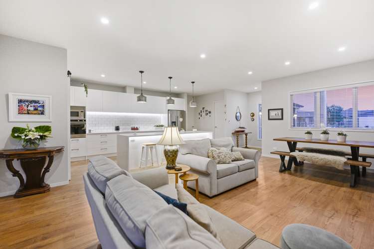 37 Pohutukawa Parade Riverhead_12