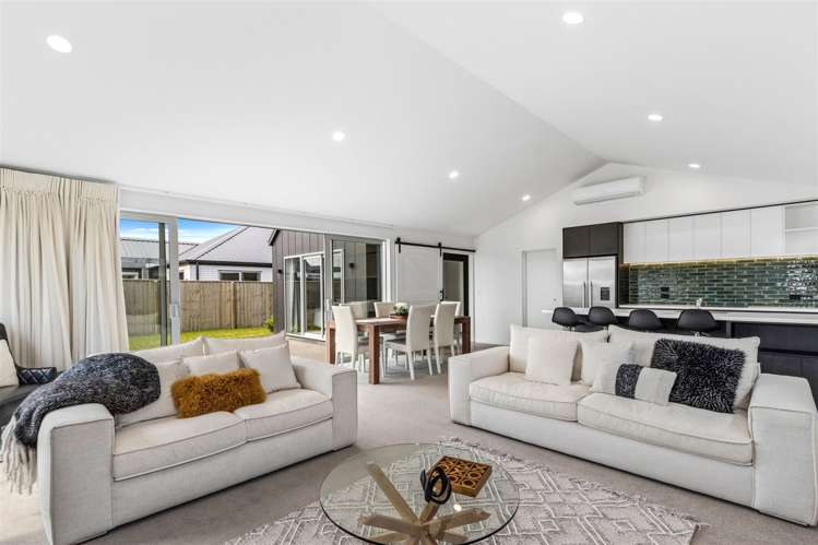 8 John Raven Lane Woodend_1