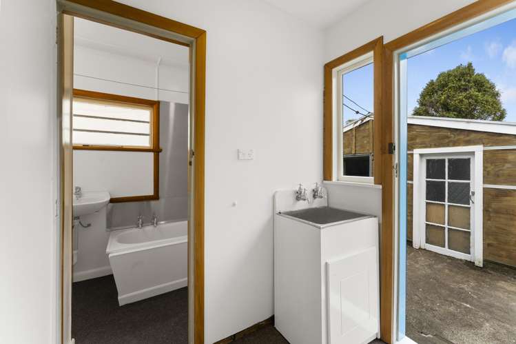 14 Jenner Road Toi Toi_13