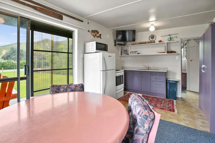 4 Rauparaha Street Marokopa_30