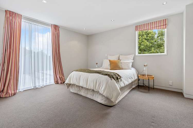 10 Springvale Gardens Harewood_14