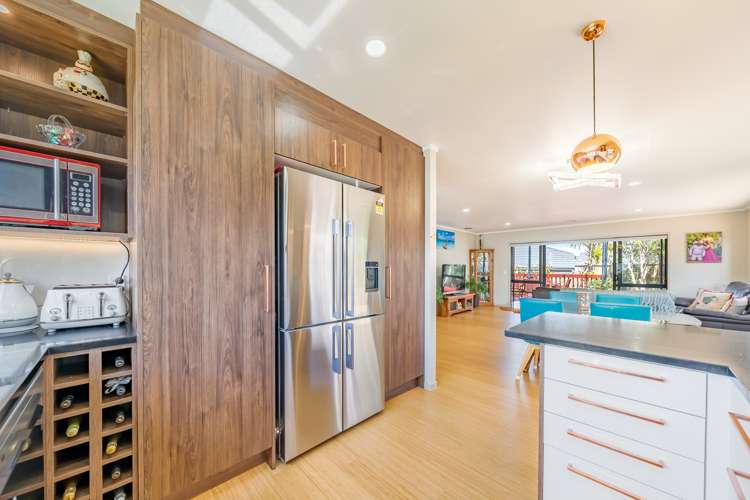 99 Redvers Drive Belmont_8