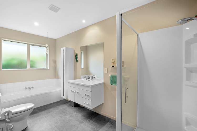 16d Waitikiri Drive Parklands_14