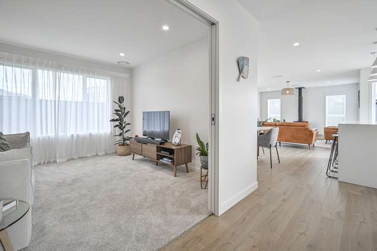 9 Meech Way Frimley_5