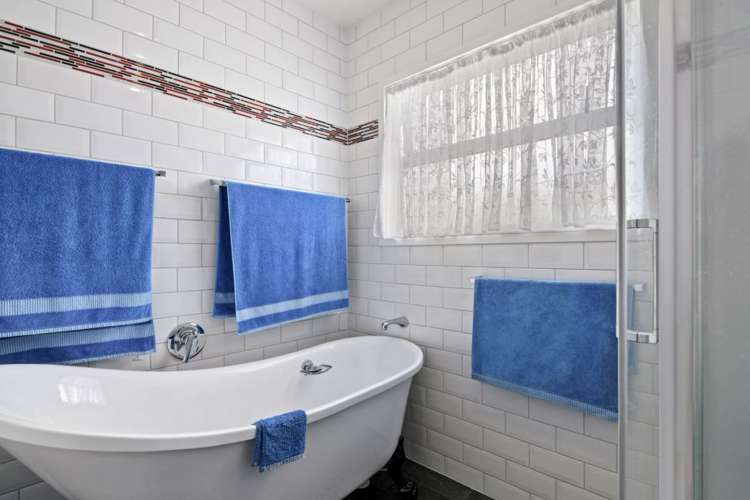 17 Tennyson Crescent Stoke_7