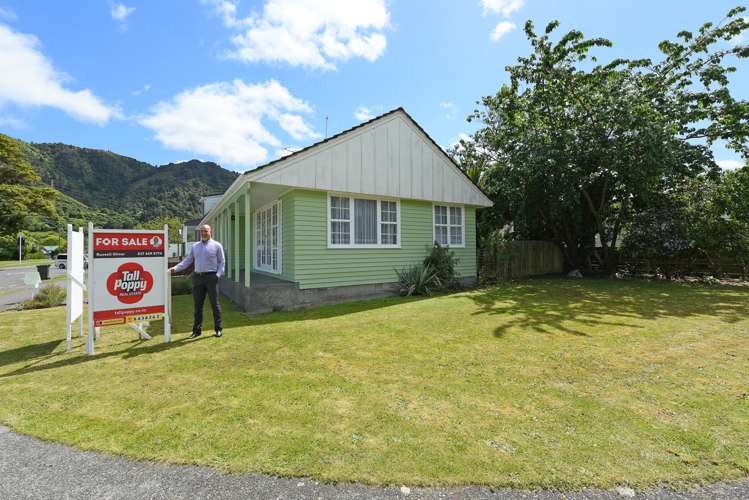 17 California Drive Totara Park_16
