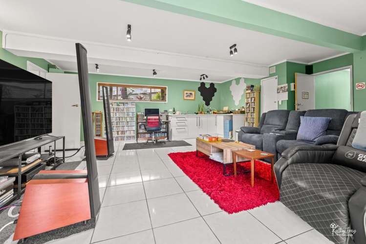 6 Bayly Street Baylys Beach_24