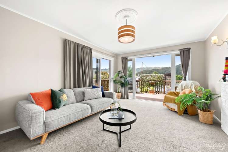 67 Bird Grove Stokes Valley_2