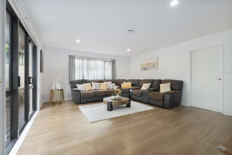 27a Chorley Avenue Massey_12