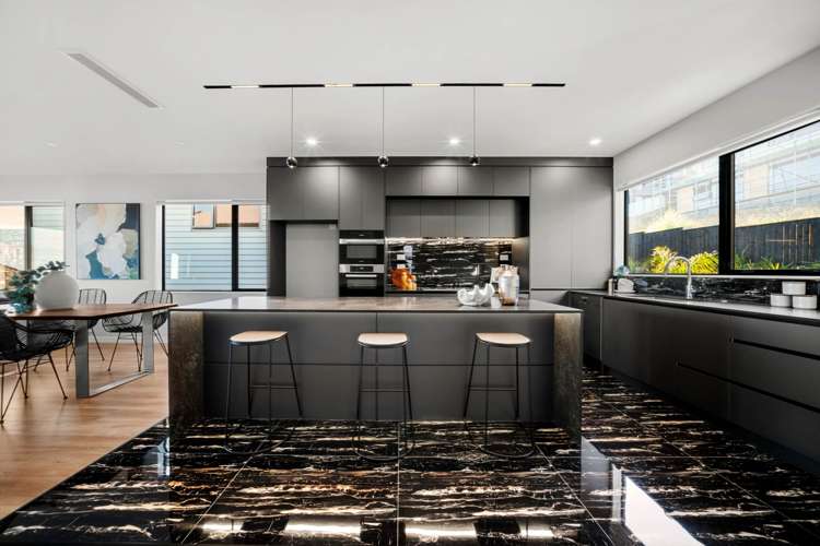 16 Pakirikiri Street Long Bay_10