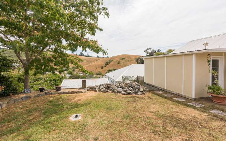 246 Saint Vincent Street Toi Toi_1