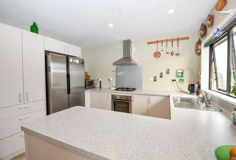 8 Ashmore Park Road Carterton_6
