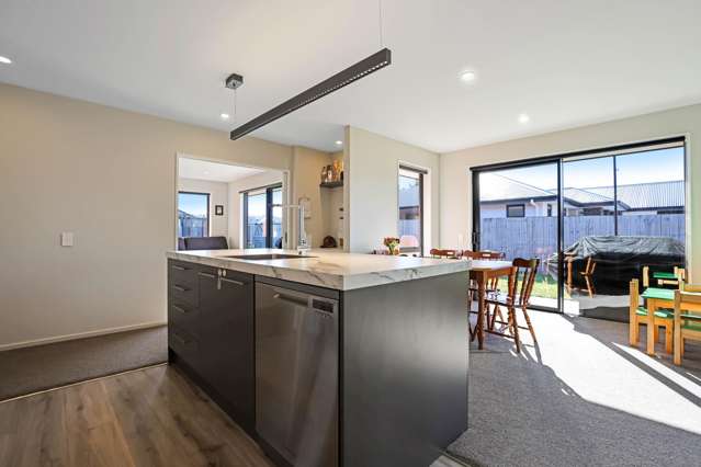 31 Geoff Geering Drive Netherby_4