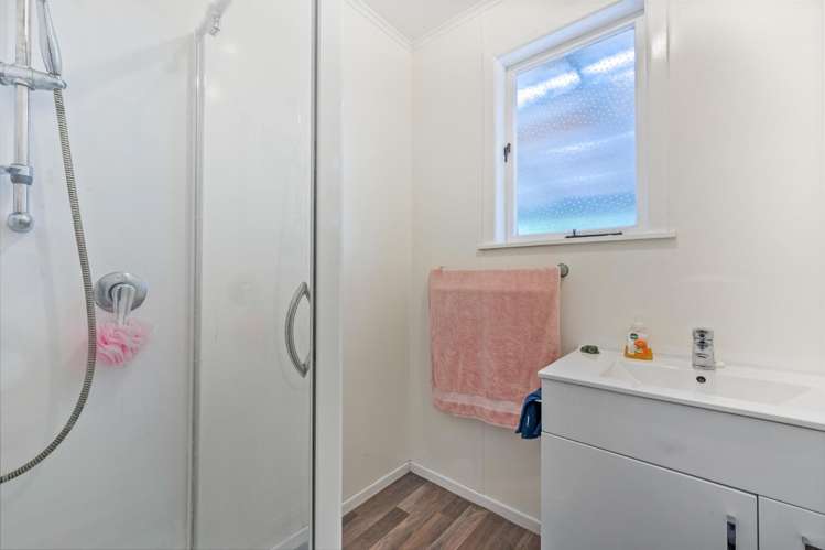 25 Lowtherhurst Road Massey_12