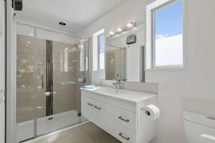 84 Dillons Point Road Islington_15