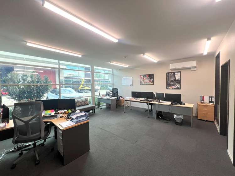 J/61 Hugo Johnston Drive Penrose_4