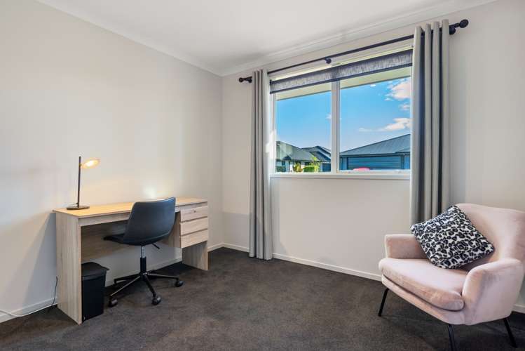 3 Muddle Lane Pyes Pa_15