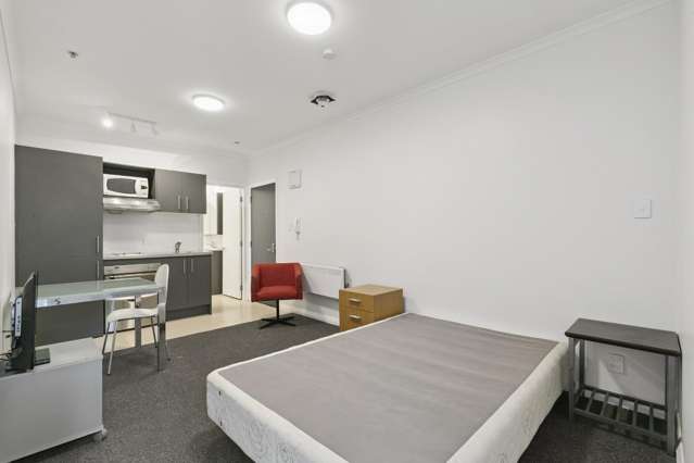 811/15 Holland Street 2185_3