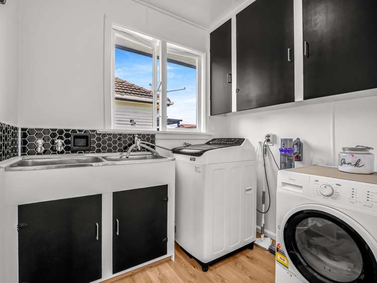 412 Breezes Road Aranui_17