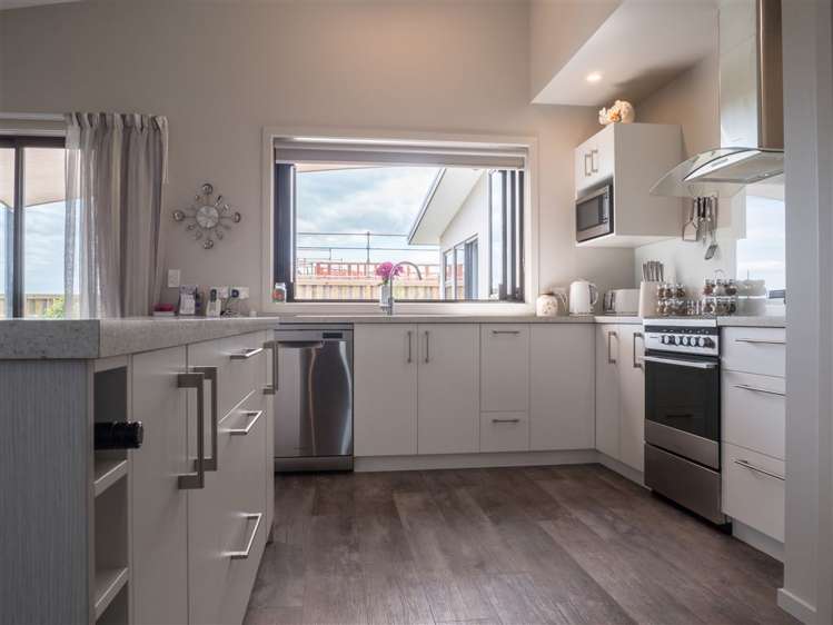 49 Fairose Drive Richmond_5