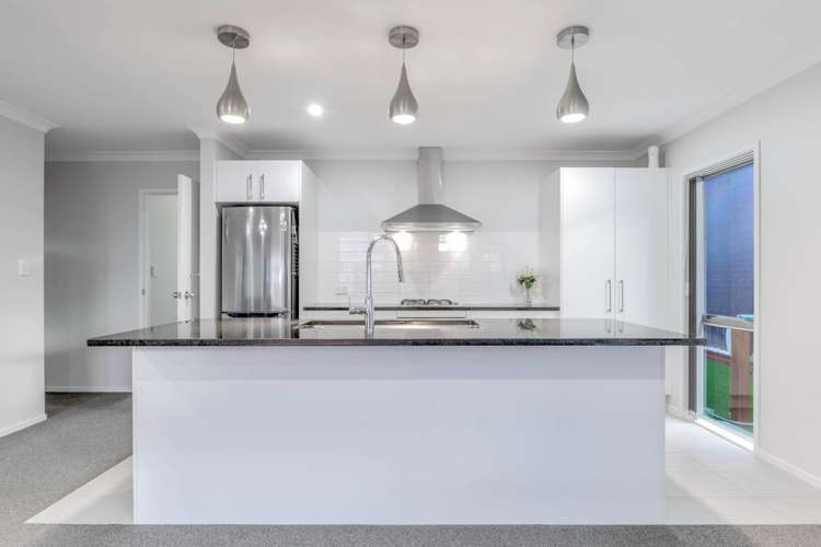 92 Popokatea Drive Takanini_2