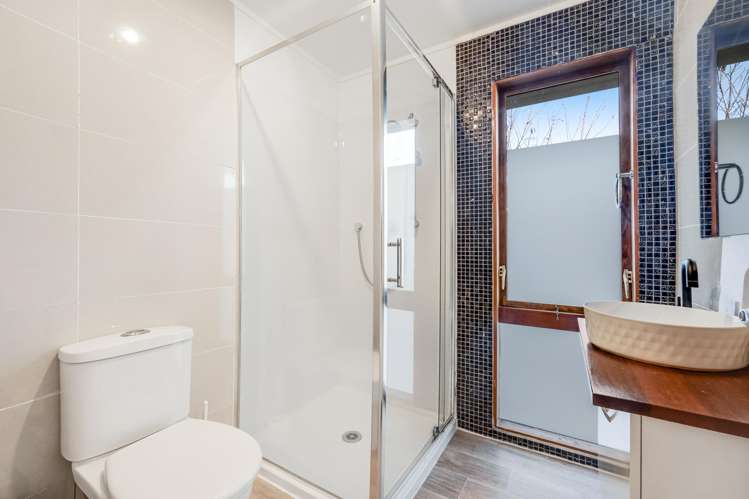 12 Sandrine Avenue Clover Park_9