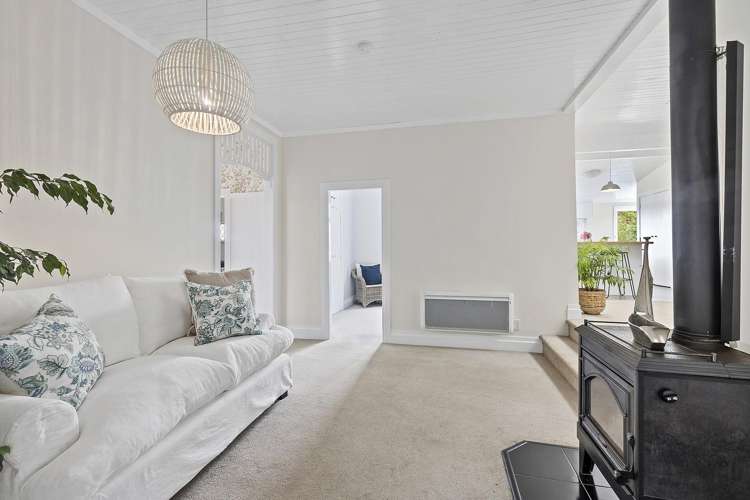 4A & 4B Whitianga View Paremata_13