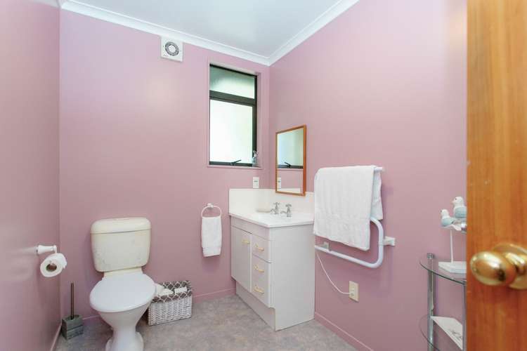 208 Holmwood Road Kaitoke_12