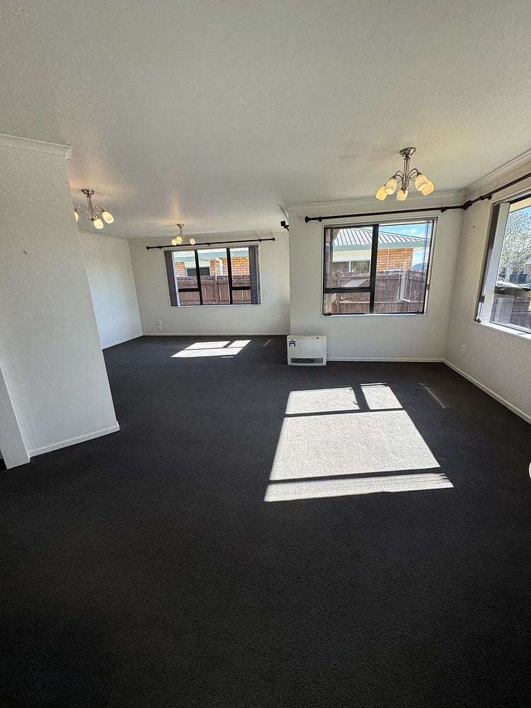 32 Diomede Glade Flagstaff_4