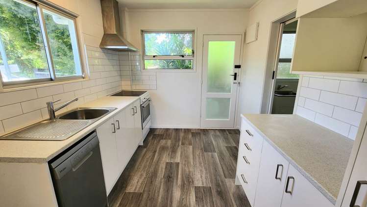 27 Jonathon Street Brookfield_1