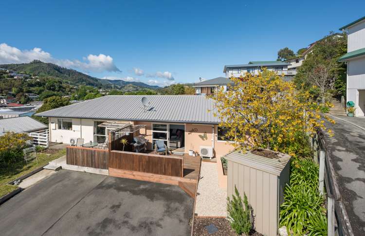 13 Saint Anne Place Toi Toi_15