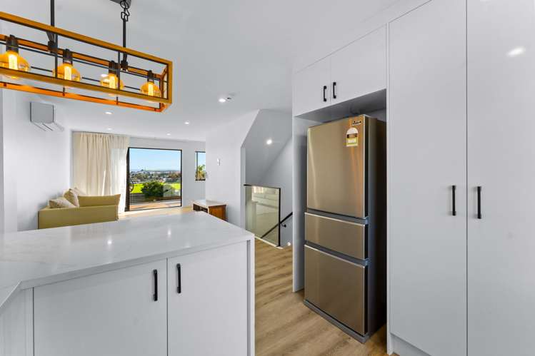 7/27 Carole Crescent Pakuranga Heights_9