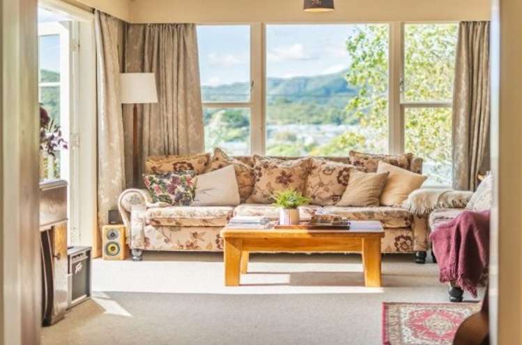 121 Wainuiomata Road Wainuiomata_3