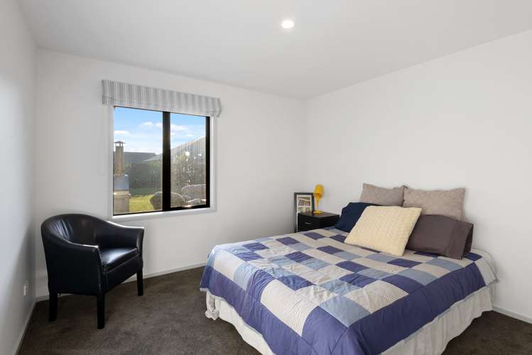 17 Carnaveron Drive Lincoln_10