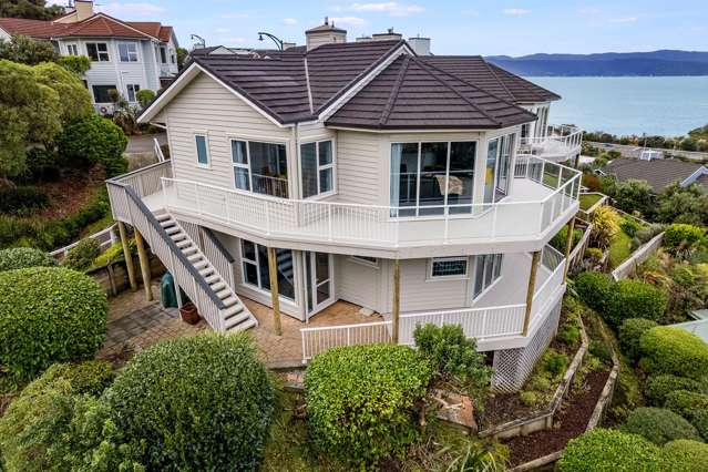 Sensational Views - Exceptional Lifestyle!