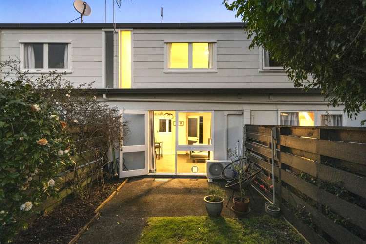 2/111 Melrose Road_0