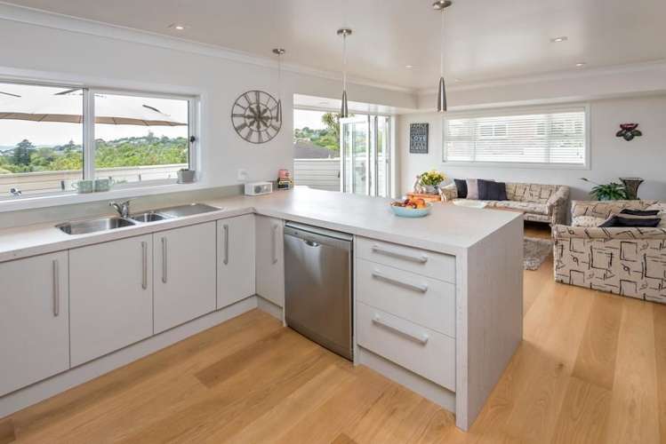 6 Tanglewood Place Cockle Bay_3