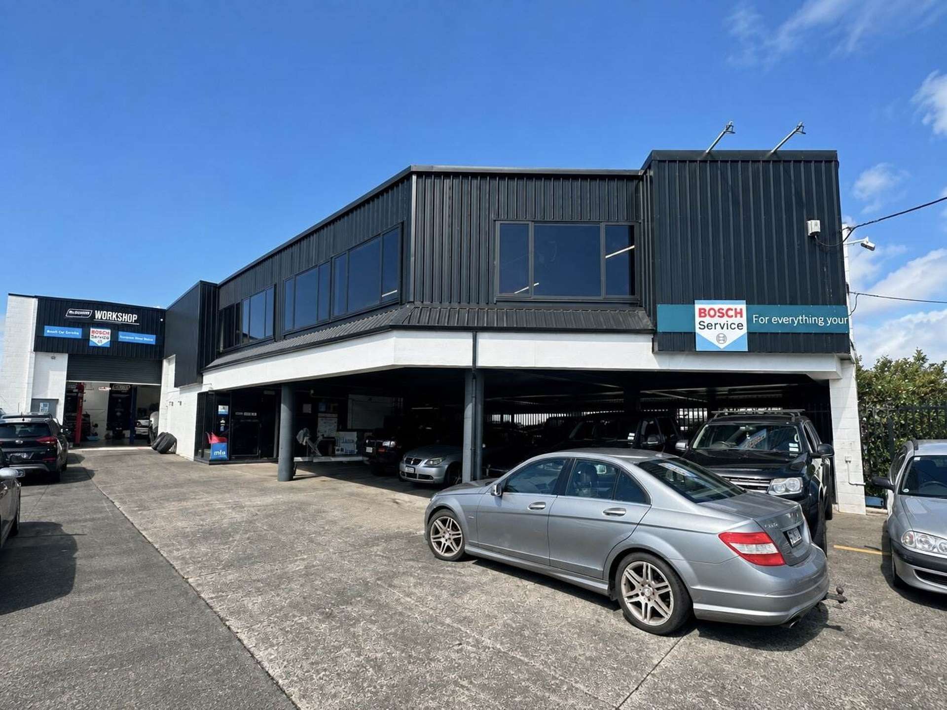 Level 1/197 Archers Road Wairau Valley_0