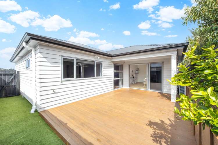 33b Glengarry Road Glen Eden_1