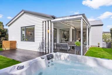 61A Castledine Crescent_4