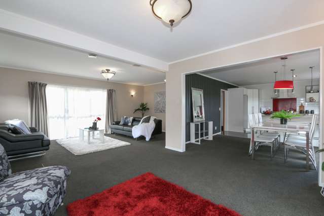 14 Gaya Grove Ngaio_2