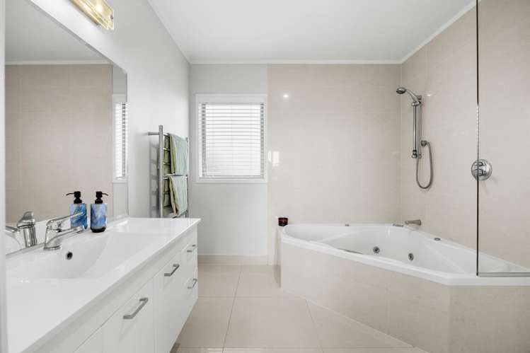 8 Rachael Place Farm Cove_24