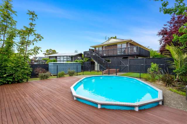 Supersized Family Home with Pool