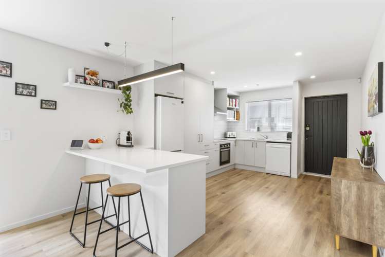 2/1 Tiaka Place Pakuranga_7