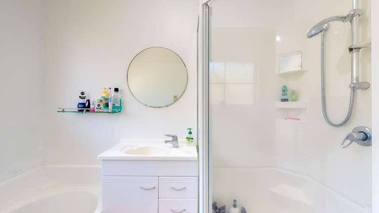 131 Helston Road Paparangi_7