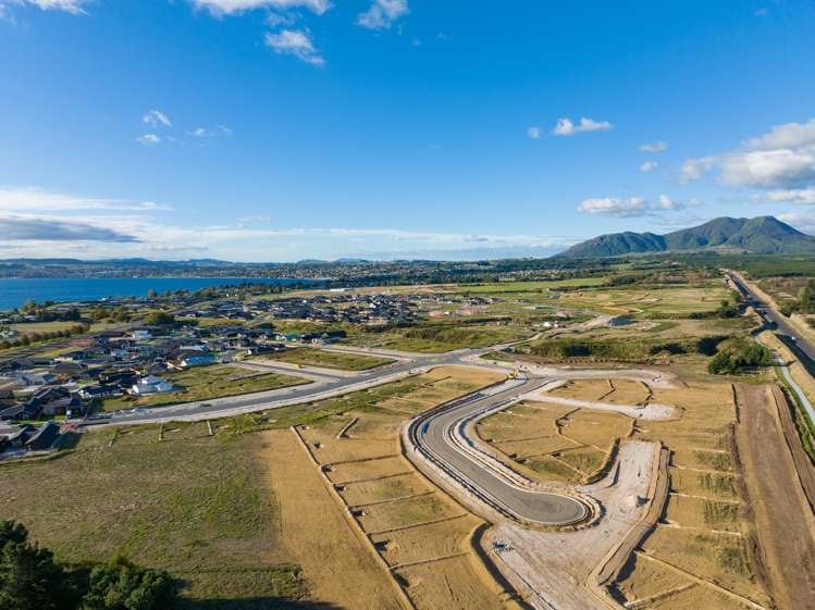 Stage 11, 584 Lake Terrace Wharewaka_2