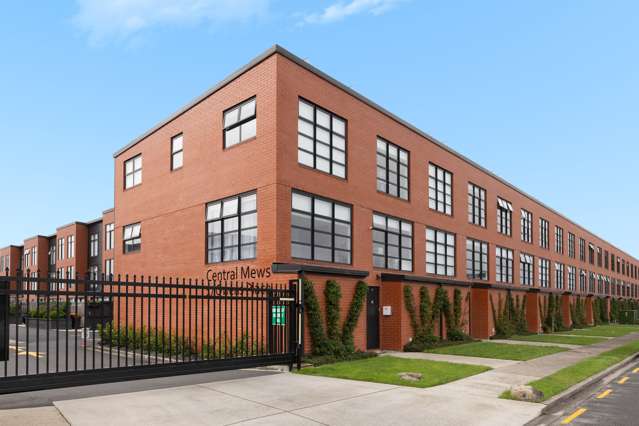 Three-story townhouse